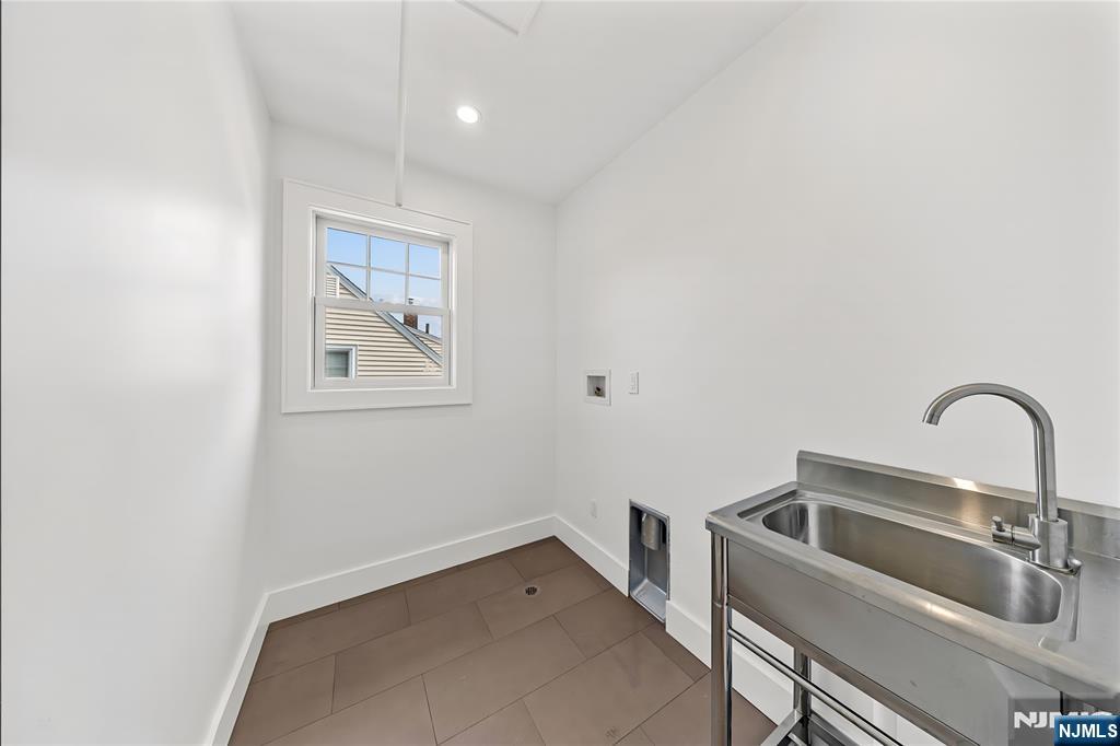 51 Becker Avenue Rochelle Park, NJ 07662 - Photo 22 of 48