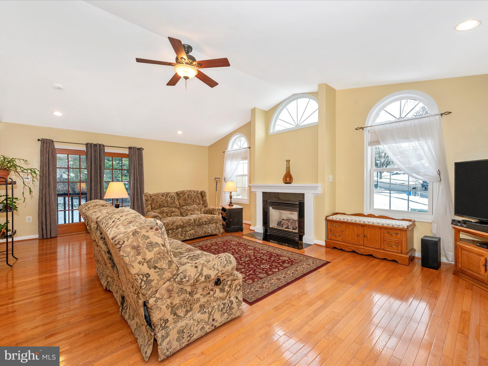 24000 Bush Hill Road Gaithersburg, MD 20882 - Photo 23 of 55 Family Room