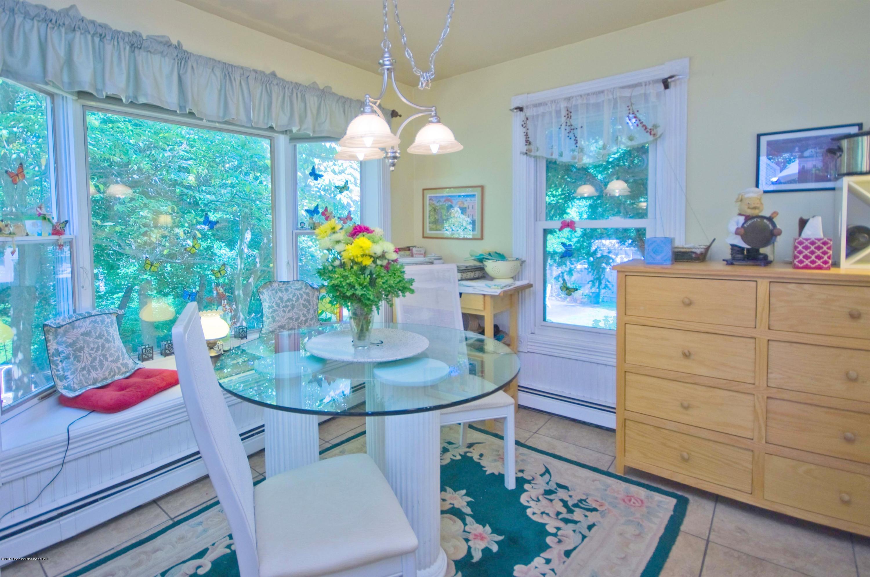622 Holmdel Road Hazlet, NJ 07730 - Photo 12 of 33 KITCHEN EATING AREA