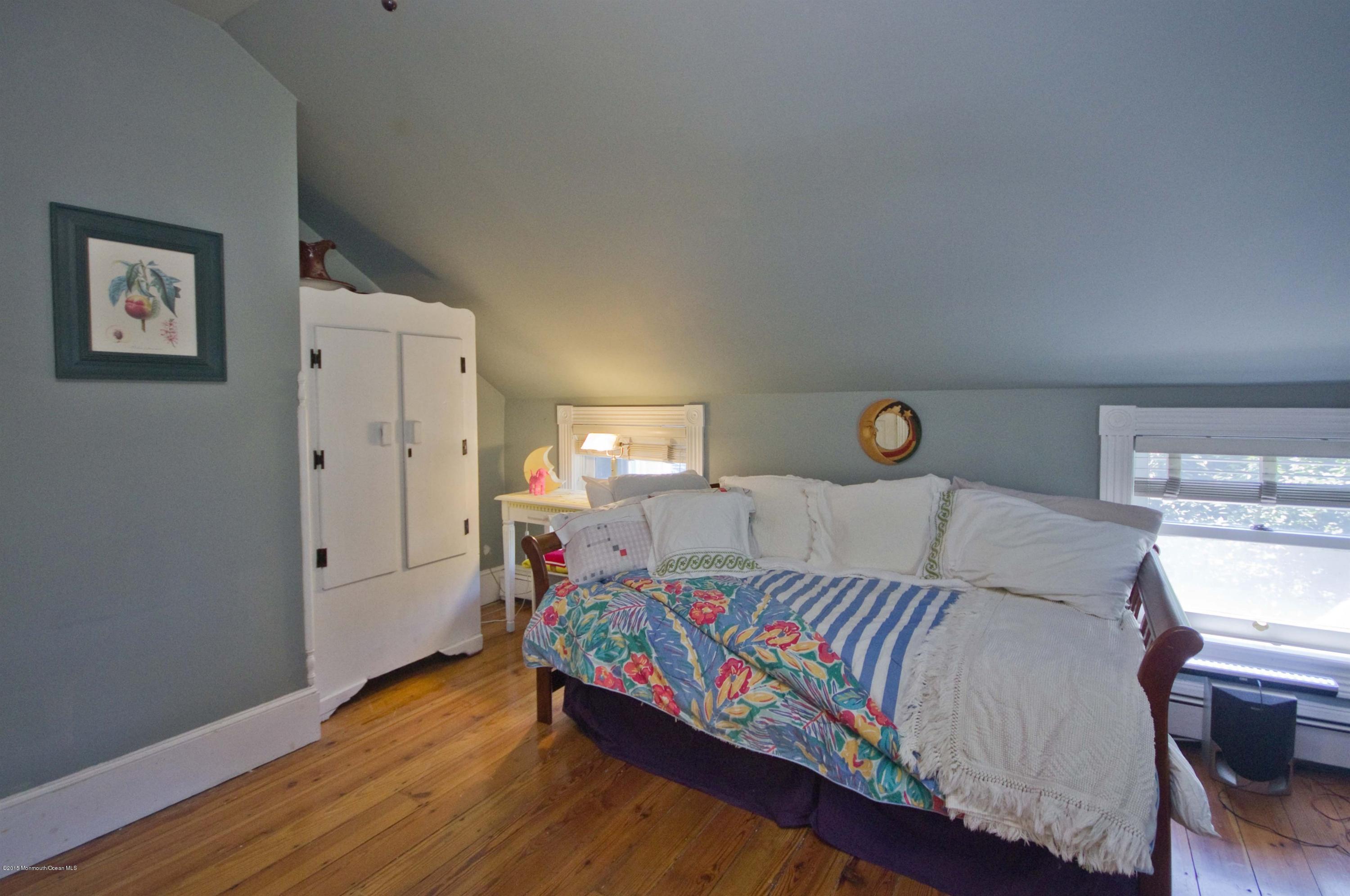 622 Holmdel Road Hazlet, NJ 07730 - Photo 23 of 33 BEDROOM