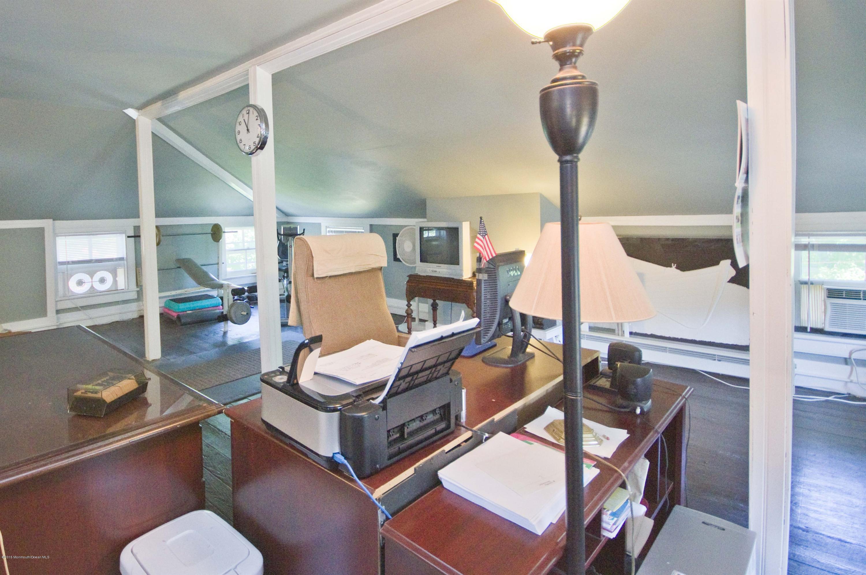 622 Holmdel Road Hazlet, NJ 07730 - Photo 25 of 33 GREAT ROOM