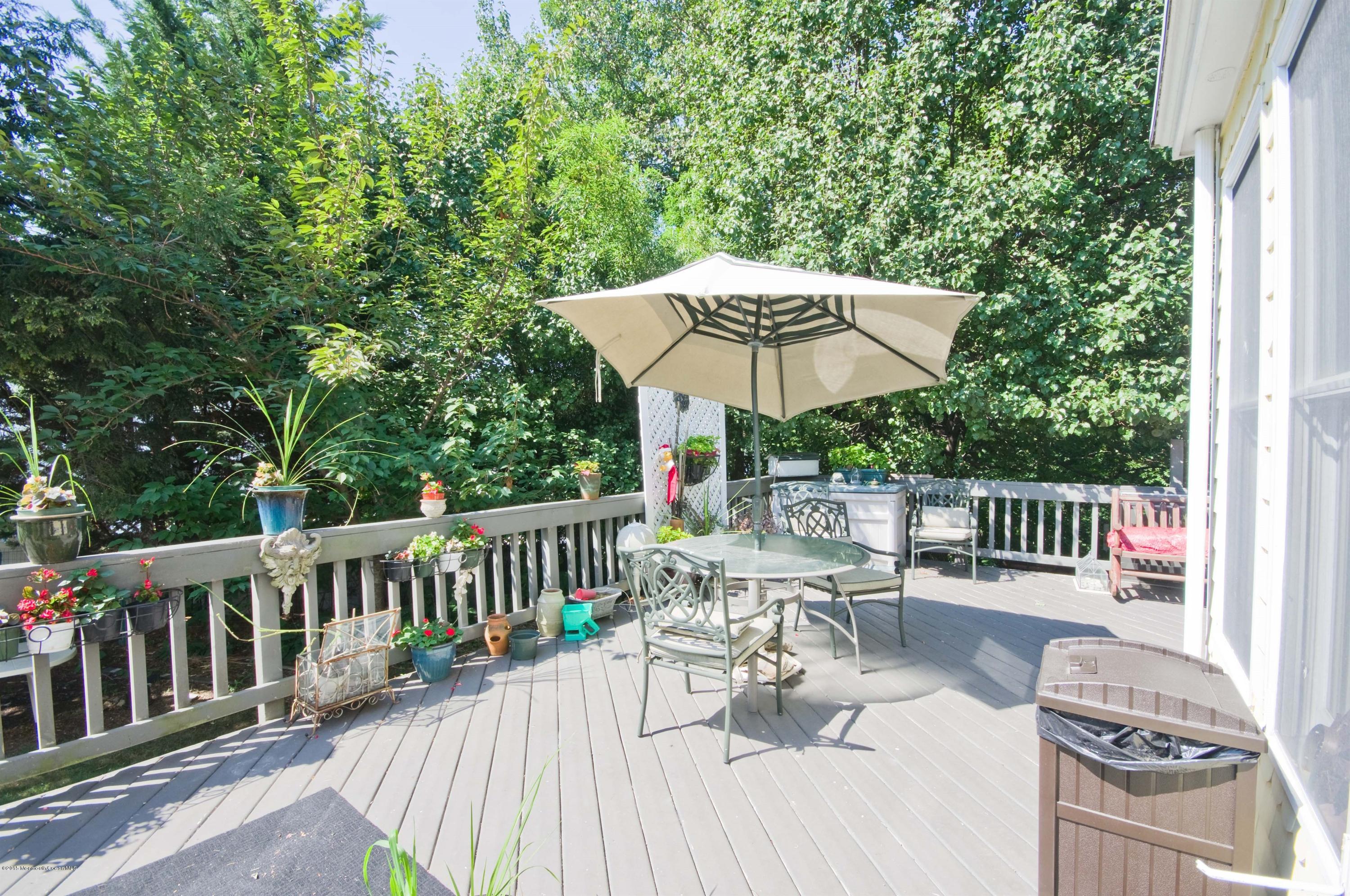622 Holmdel Road Hazlet, NJ 07730 - Photo 29 of 33 DECK
