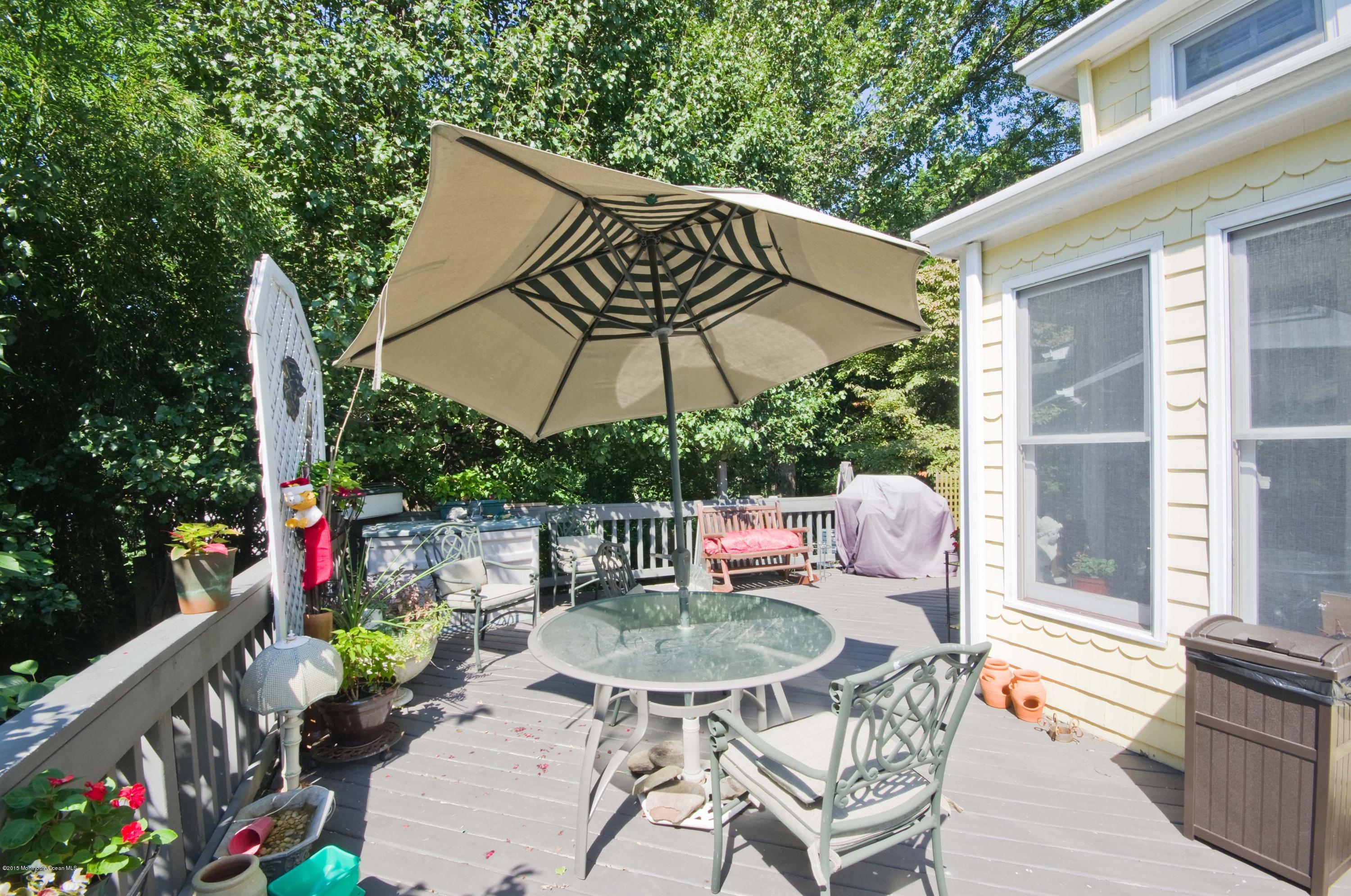 622 Holmdel Road Hazlet, NJ 07730 - Photo 30 of 33 DECK