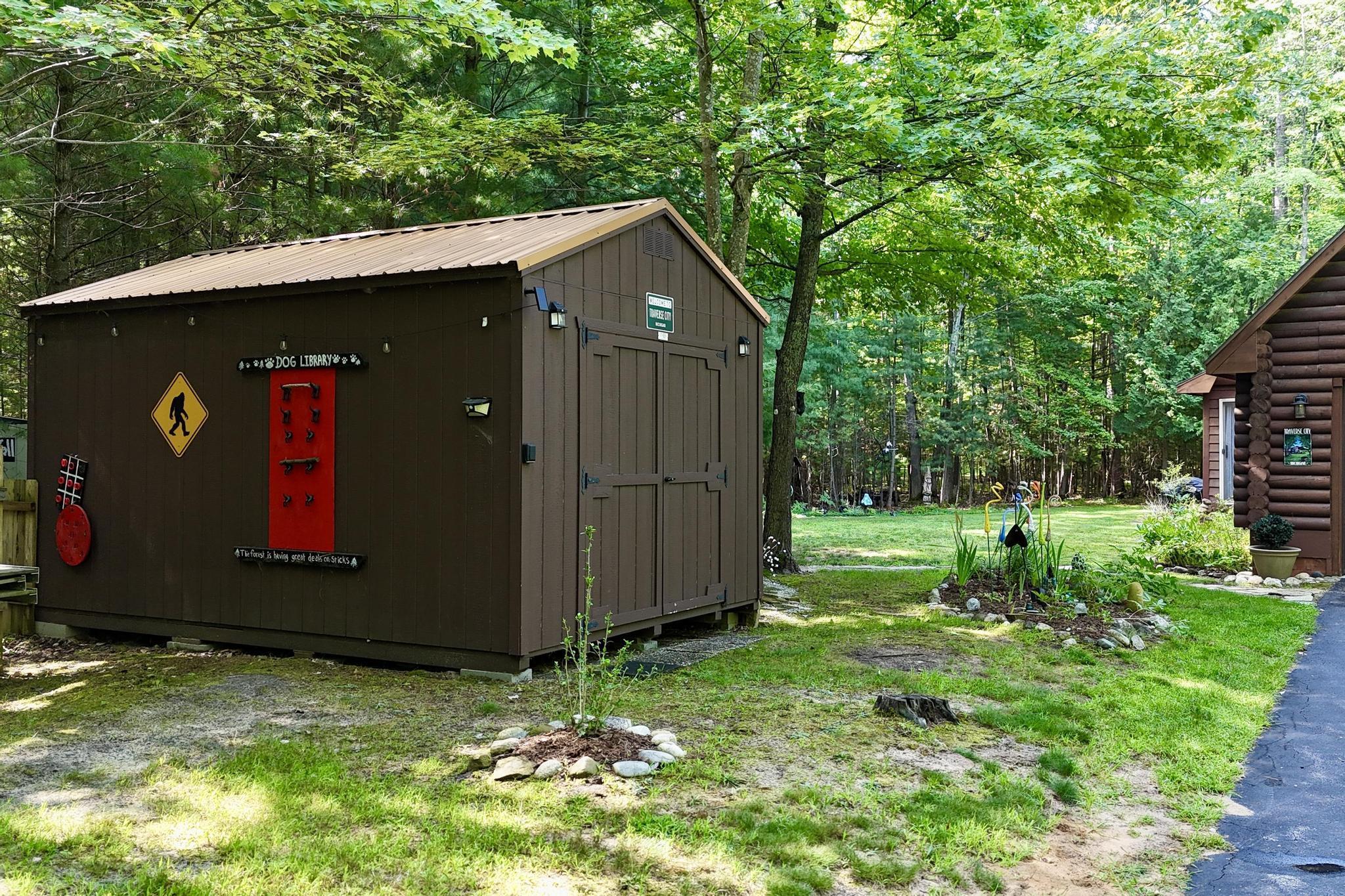 330 Rasho Road Traverse City, MI 49696 - Photo 7 of 45 1951015-EBDE111C-D939-41C6-9491-AE5FD659186D.JPG