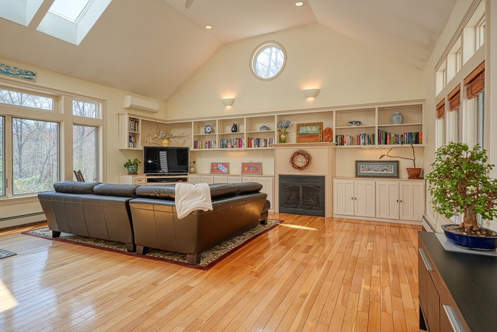 166 Willow Gate Rise Holliston, MA 01746 - Photo 9 of 42 Gallery Image 9