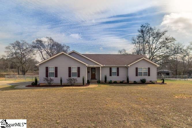 500 Harper Street Honea Path, SC 29654 - Photo 1 of 25