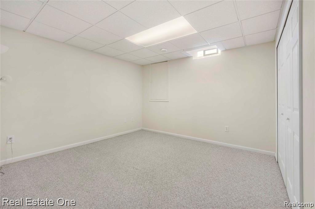 2049 Mapleridge Road Rochester Hills, MI 48309 - Photo 28 of 38