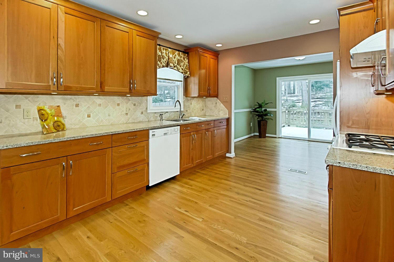 8006 Springfield Village Drive Springfield, VA 22152 - Photo 12 of 30 Kitchen