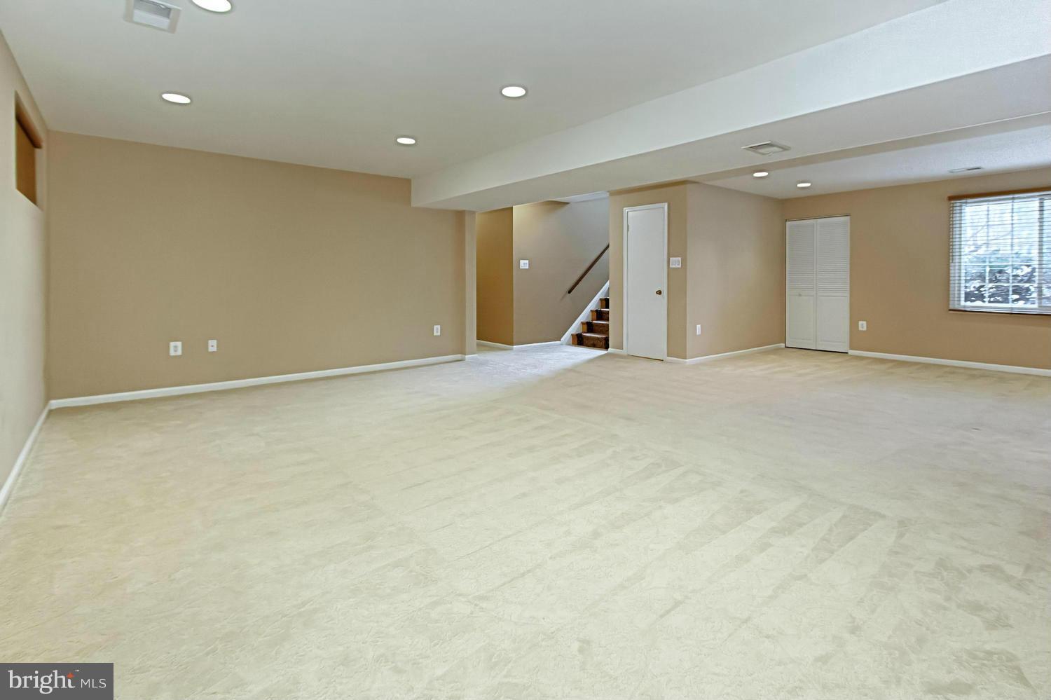 8006 Springfield Village Drive Springfield, VA 22152 - Photo 19 of 30 Family Room