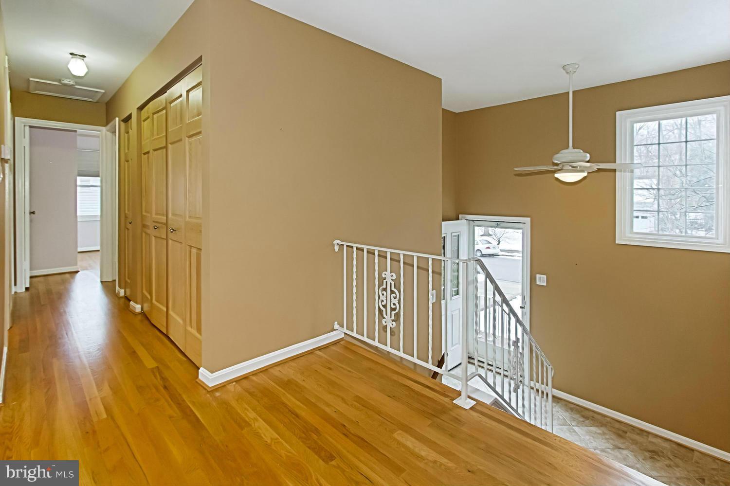 8006 Springfield Village Drive Springfield, VA 22152 - Photo 5 of 30 Interior (General)