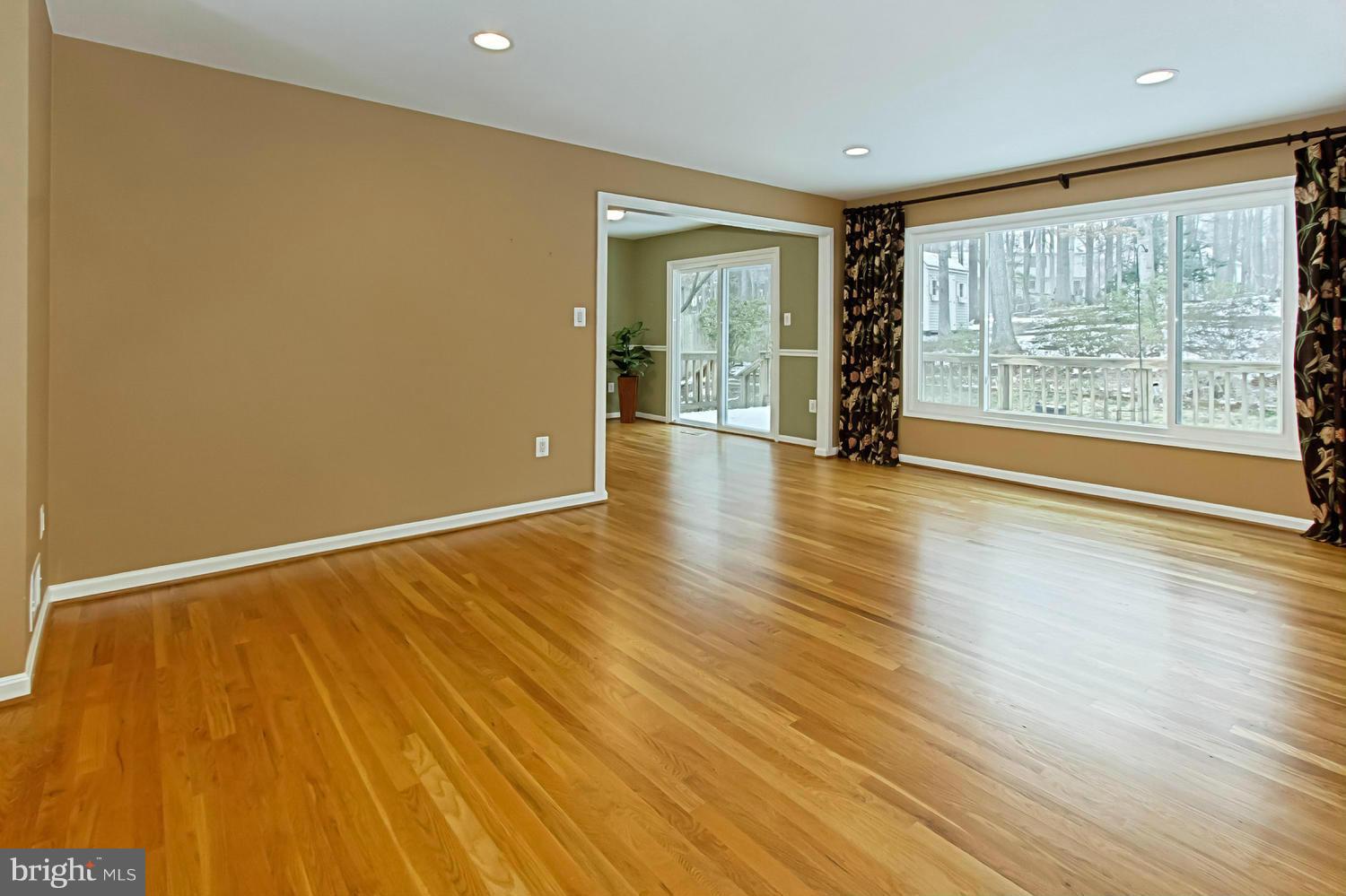 8006 Springfield Village Drive Springfield, VA 22152 - Photo 6 of 30 Living Room