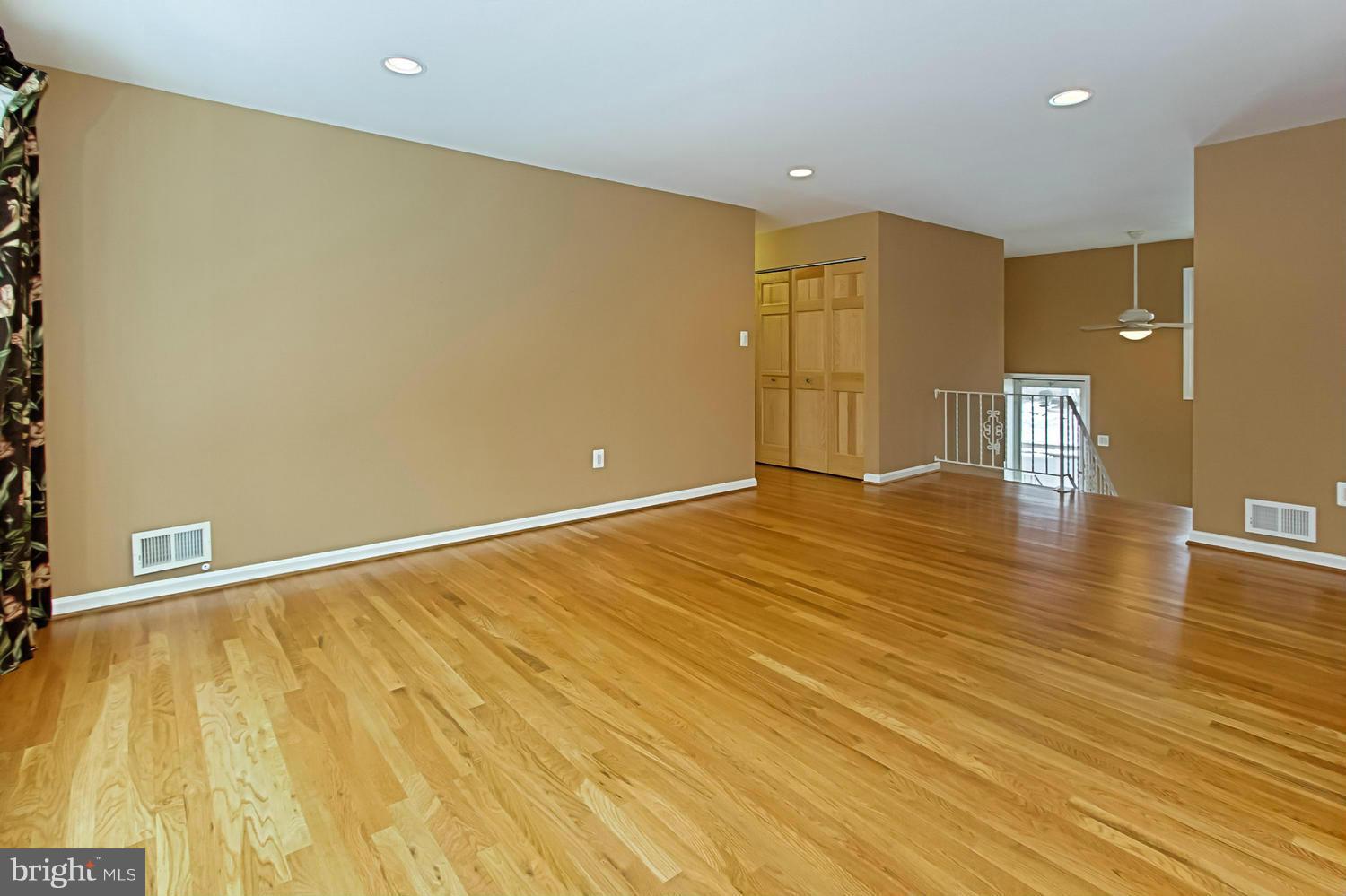 8006 Springfield Village Drive Springfield, VA 22152 - Photo 7 of 30 Living Room