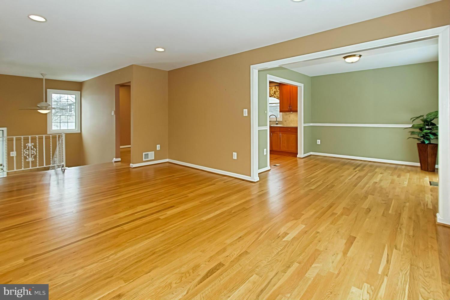 8006 Springfield Village Drive Springfield, VA 22152 - Photo 8 of 30 Living Room