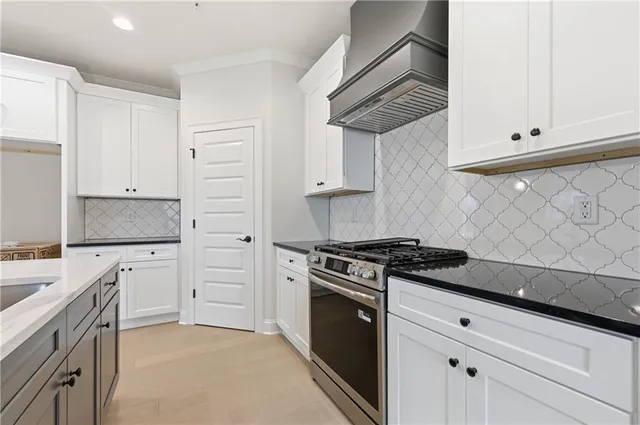 $689,900 | 188 Summit Avenue Southeast, Marietta, GA 30060