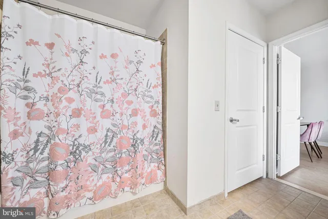 $320,000 | 555 Massachusetts Avenue Northwest, Unit 1414, Washington, DC 20001