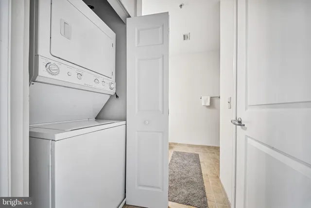 $320,000 | 555 Massachusetts Avenue Northwest, Unit 1414, Washington, DC 20001