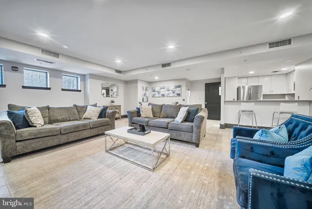 $320,000 | 555 Massachusetts Avenue Northwest, Unit 1414, Washington, DC 20001