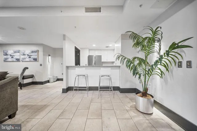 $320,000 | 555 Massachusetts Avenue Northwest, Unit 1414, Washington, DC 20001