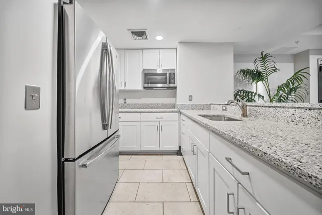 $320,000 | 555 Massachusetts Avenue Northwest, Unit 1414, Washington, DC 20001