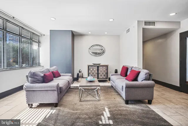 $320,000 | 555 Massachusetts Avenue Northwest, Unit 1414, Washington, DC 20001