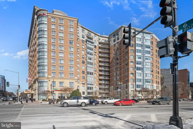 $320,000 | 555 Massachusetts Avenue Northwest, Unit 1414, Washington, DC 20001