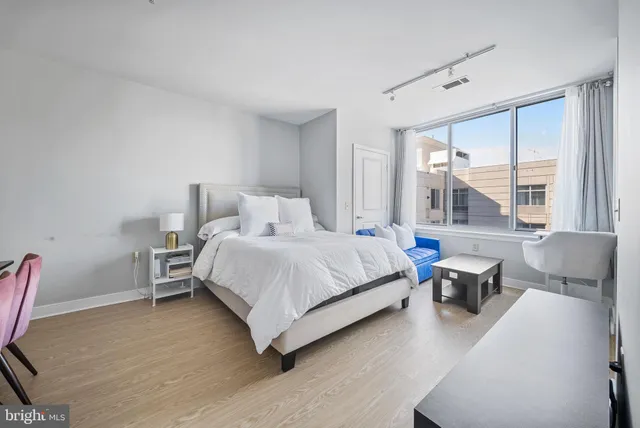 $320,000 | 555 Massachusetts Avenue Northwest, Unit 1414, Washington, DC 20001