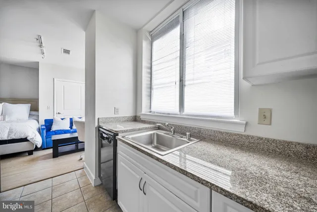 $320,000 | 555 Massachusetts Avenue Northwest, Unit 1414, Washington, DC 20001