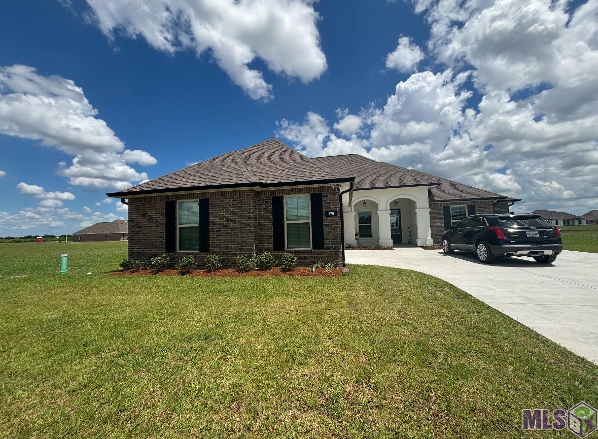 170 Spring Grove Loop Thibodaux, LA 70301 - Photo 1 of 8 Gallery Image 1
