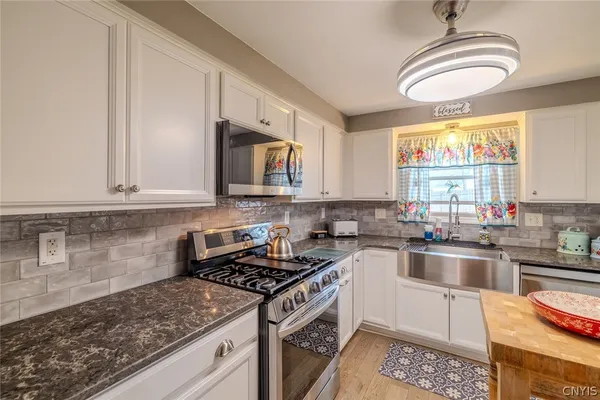 $399,000 | 4285 Carmel Drive, Clay, NY 13090