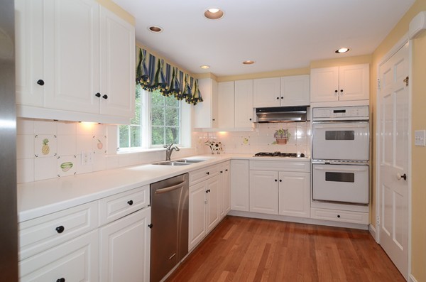 57 Sheridan Road Wellesley, MA 02481 - Photo 4 of 9