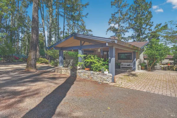$2,350,000 | 1017 Westside Road, Healdsburg, CA 95448