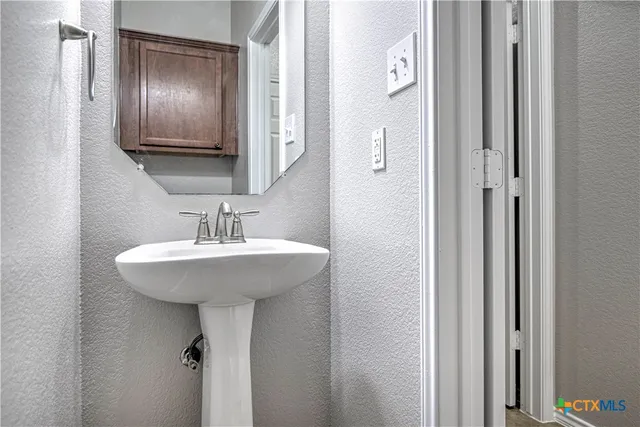 $2,400 | 1011 Sugar Brook Drive, Temple, TX 76502