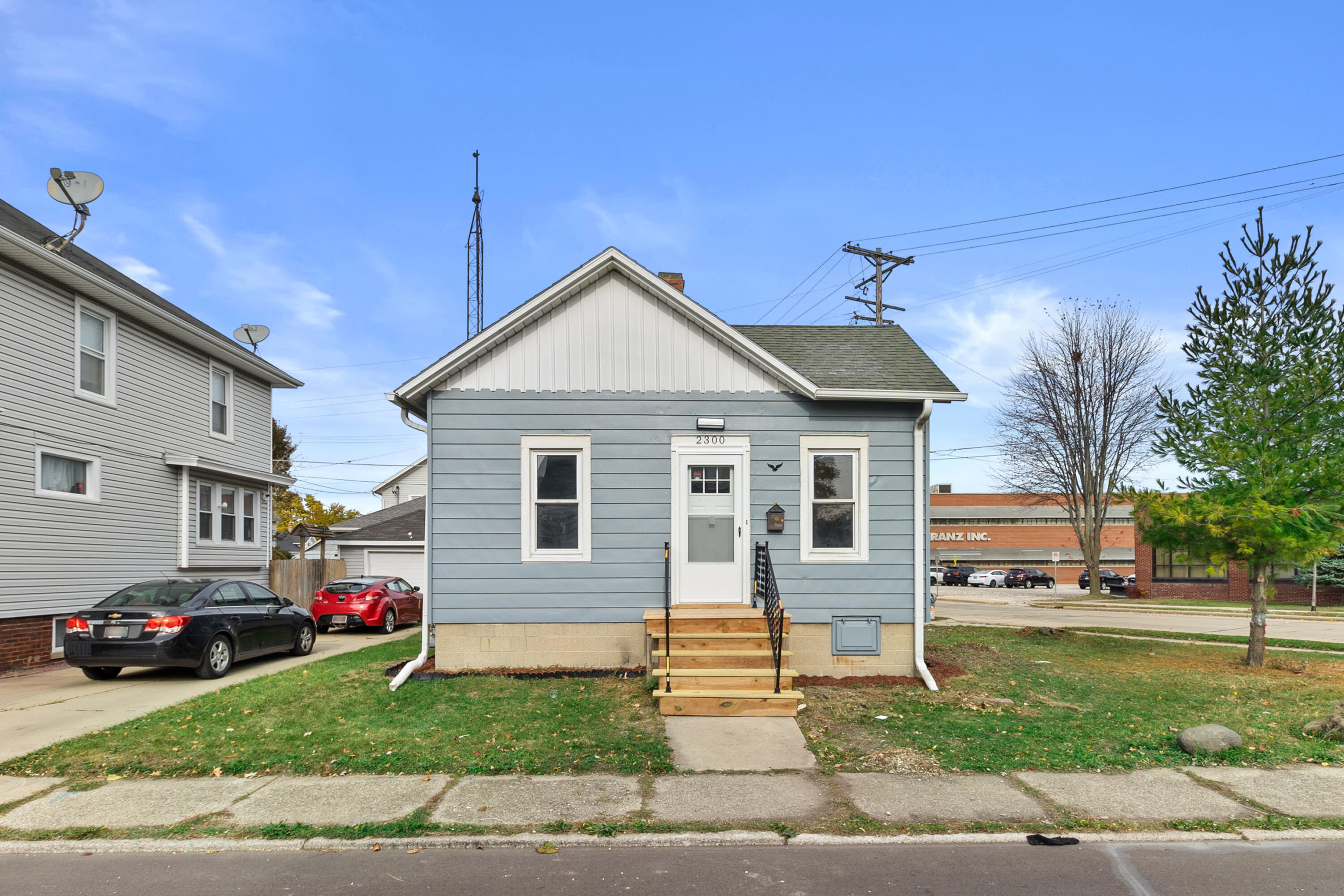 2300 Victoria Drive Racine, WI 53403 - Photo 1 of 1 01-E6A7870