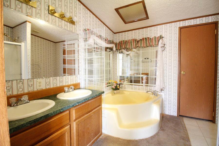 229 Poplar Grove Road Summer Shade, KY 42166 - Photo 9 of 21 Gallery Image 9