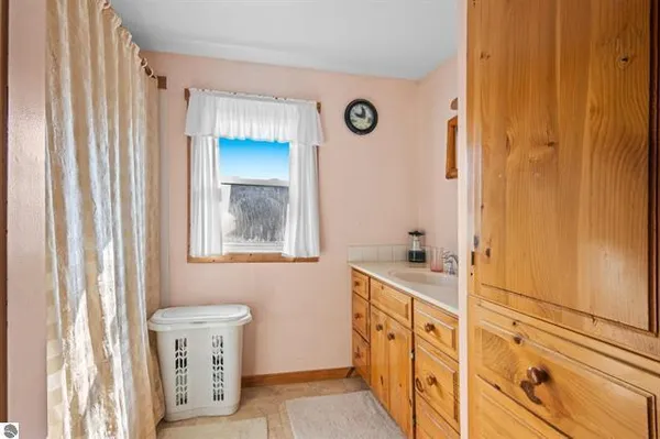 $439,000 | 14654 190th Avenue, Leroy, MI 49655