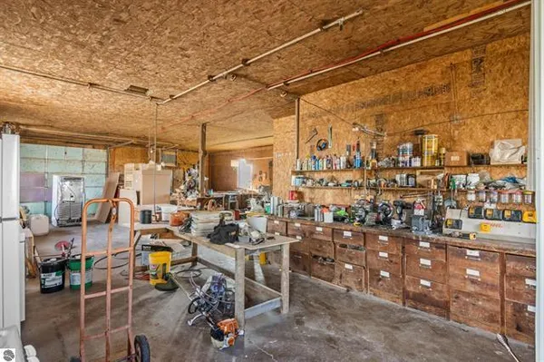 $439,000 | 14654 190th Avenue, Leroy, MI 49655