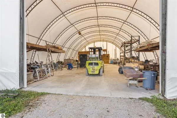 $439,000 | 14654 190th Avenue, Leroy, MI 49655