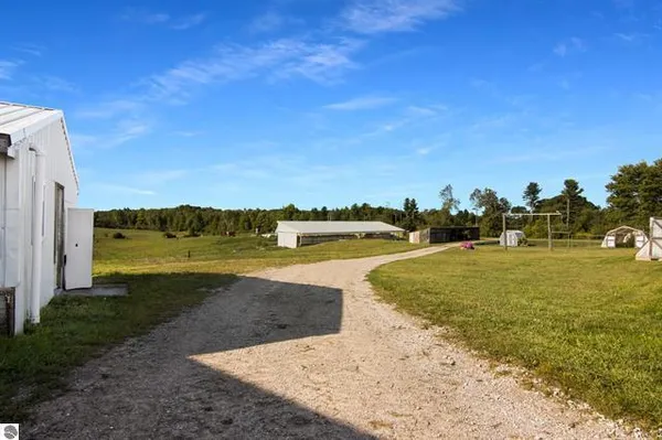 $439,000 | 14654 190th Avenue, Leroy, MI 49655