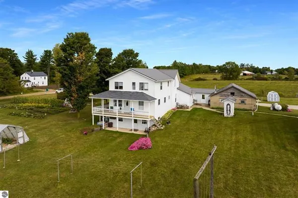 $439,000 | 14654 190th Avenue, Leroy, MI 49655
