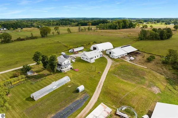 $439,000 | 14654 190th Avenue, Leroy, MI 49655