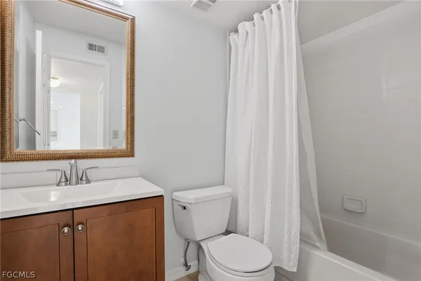 $1,900 | 9580 Victoria Lane, Unit A102, Naples, FL 34109