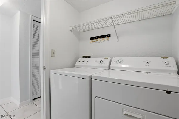 $1,900 | 9580 Victoria Lane, Unit A102, Naples, FL 34109