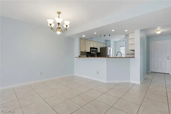 $1,900 | 9580 Victoria Lane, Unit A102, Naples, FL 34109