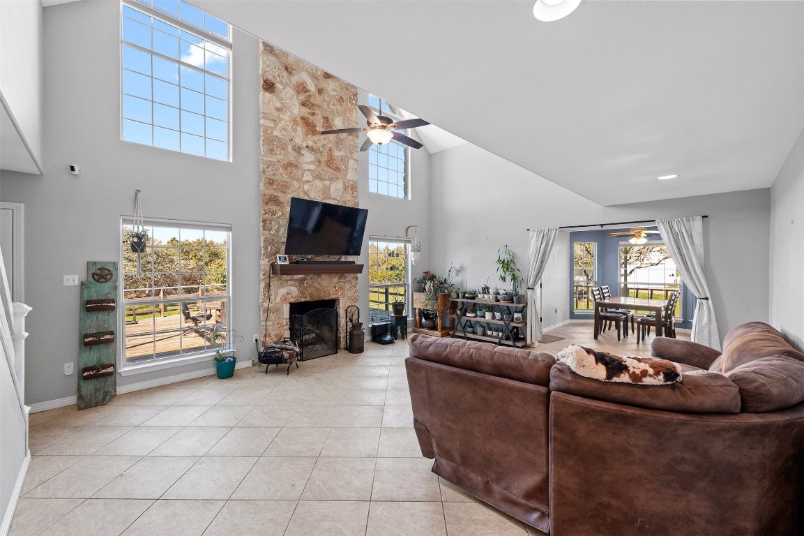 31305 Ranch Road 12 Dripping Springs, TX 78620 - Photo 5 of 32