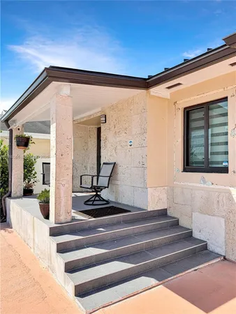 $849,999 | 233 West 39th Place, Hialeah, FL 33012
