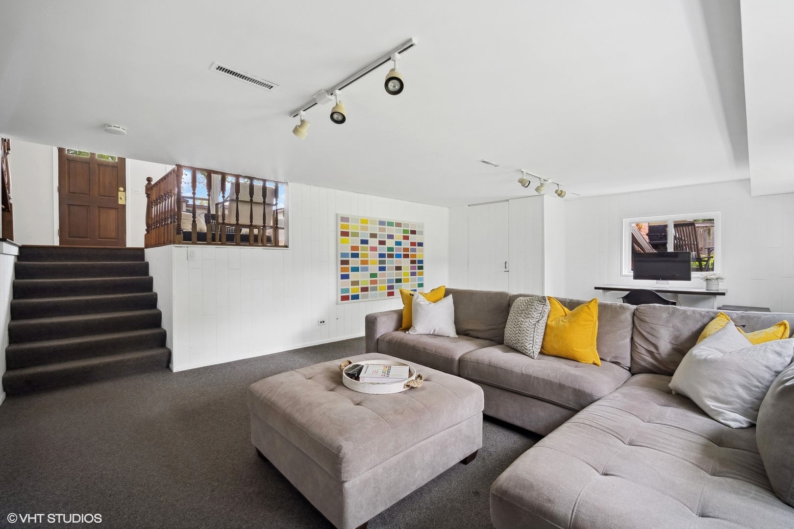 1345 Tinker Way Glenview, IL 60025 - Photo 20 of 25 a living room with furniture and a couch
