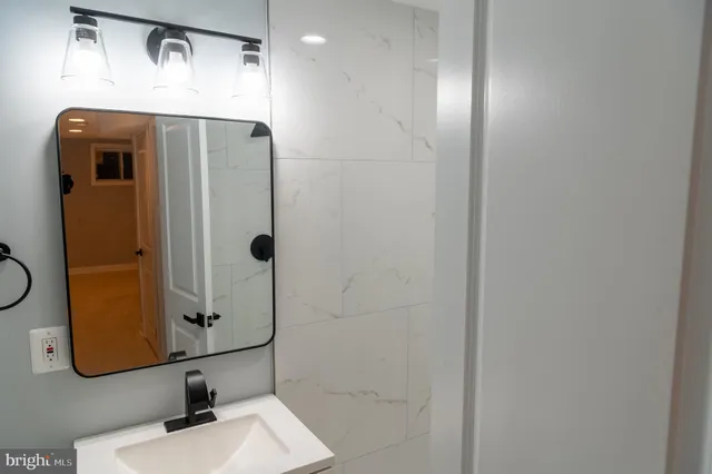 $4,600 | 706 Longfellow Street Northwest, Washington, DC 20011