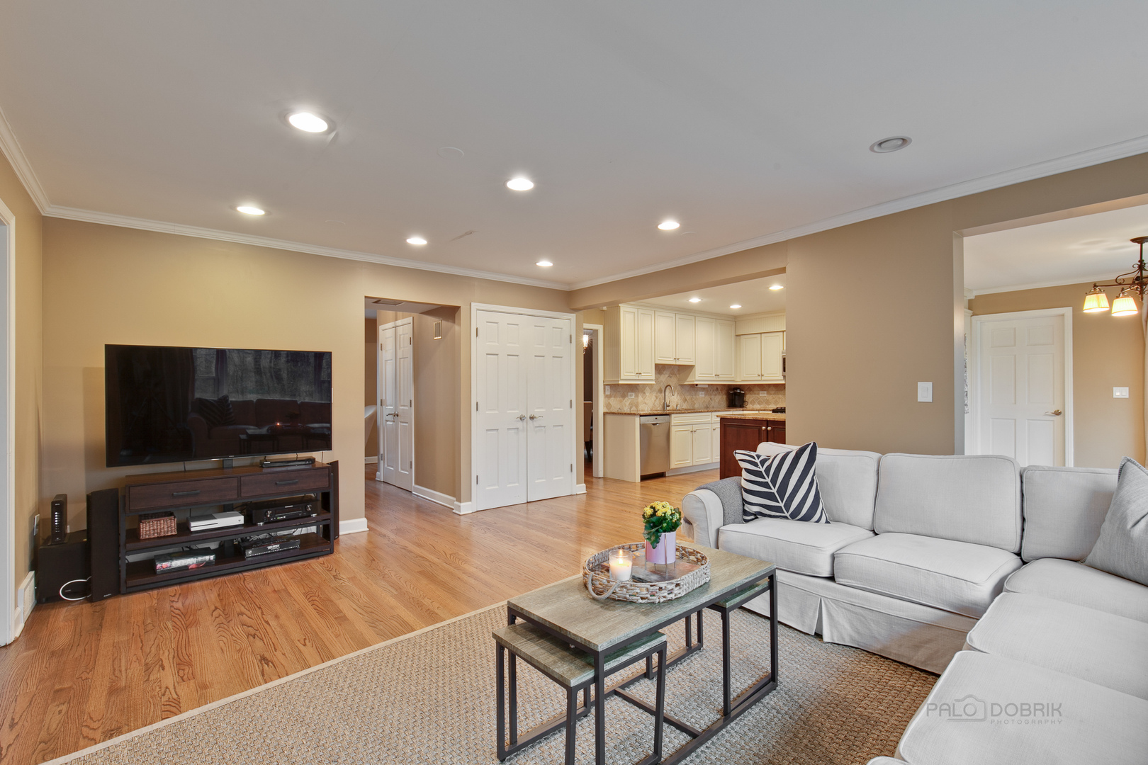 1040 Forest Hill Road Lake Forest, IL 60045 - Photo 14 of 30 a living room with furniture and a flat screen tv