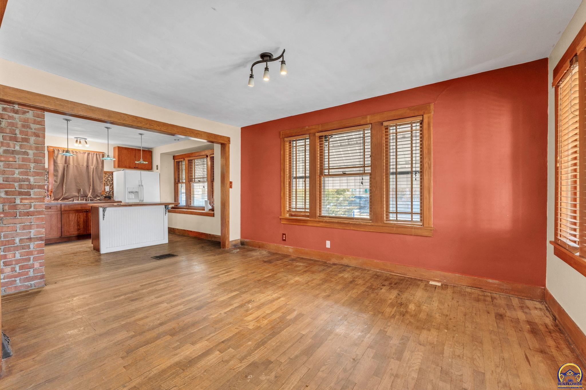 1034 Southwest Lincoln Street Topeka, KS 66604 - Photo 13 of 42