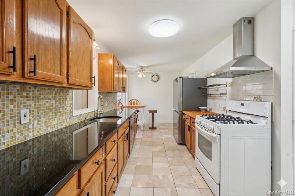254 Congers Road New City, NY 10956 - Photo 11 of 36